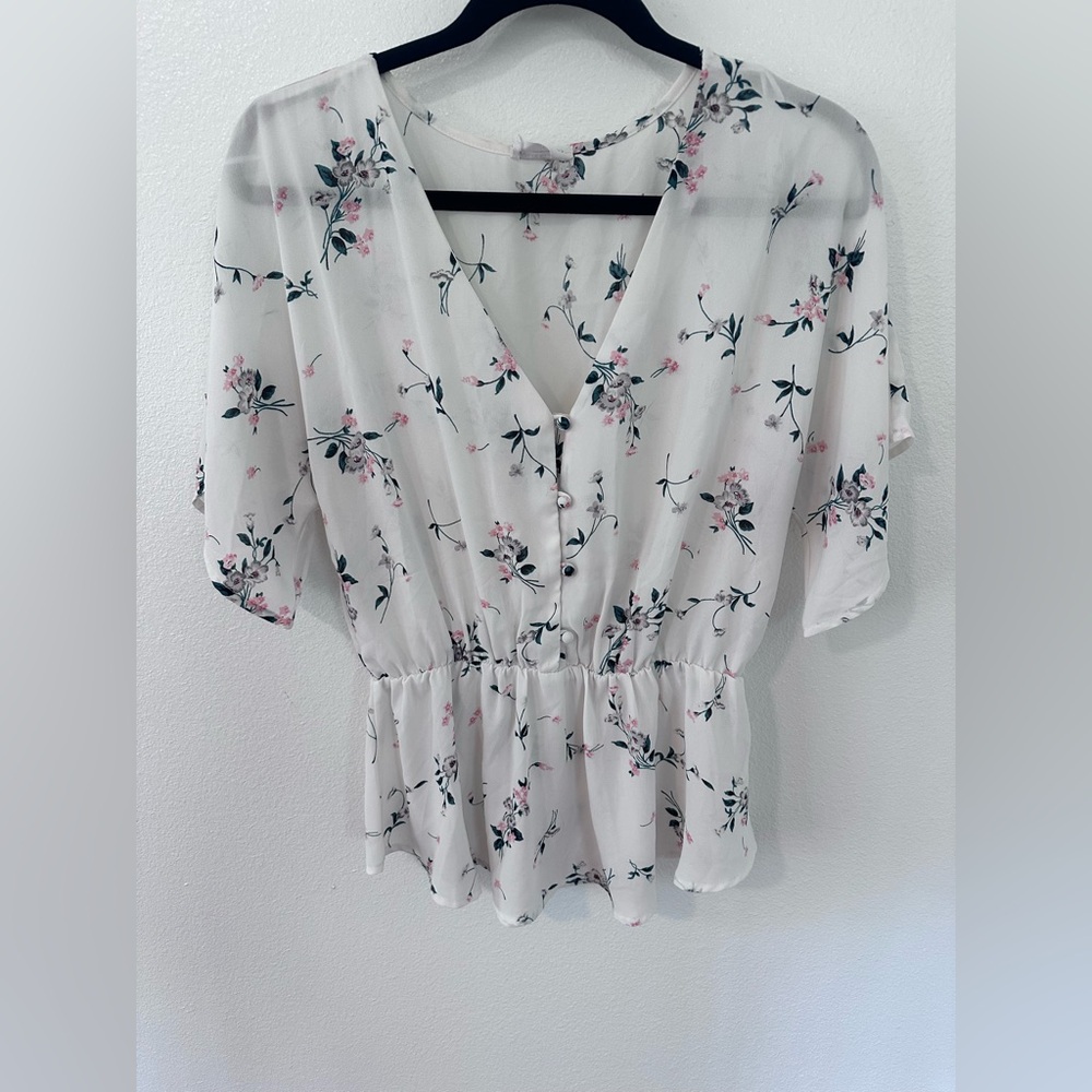 Sienna Sky Floral Button Front V-Neck Chiffon Blouse Short Sleeve White Pink L